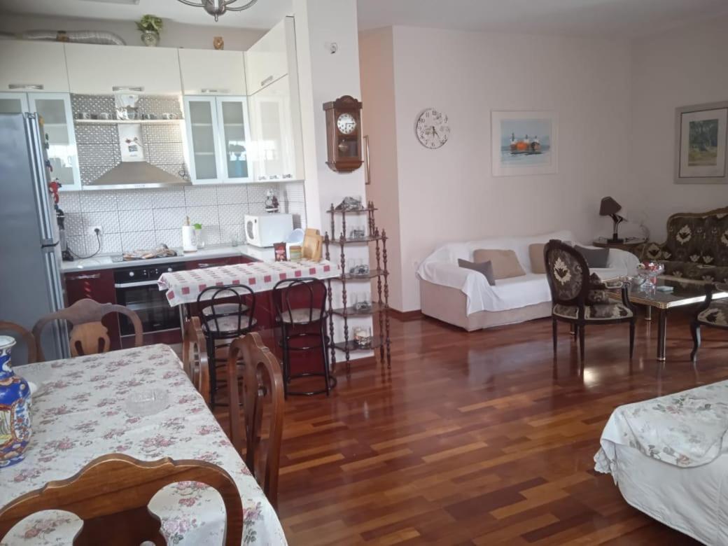 Vila N Dervishi Vlorë Extérieur photo